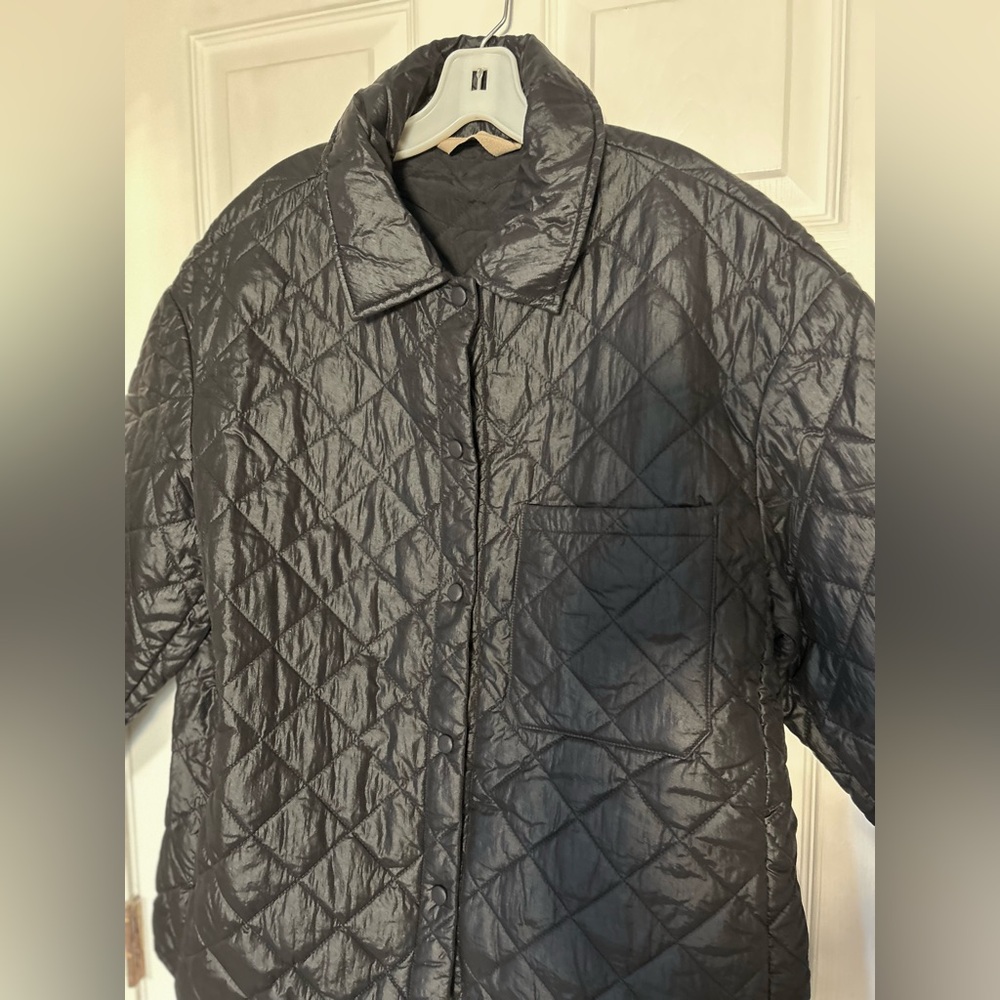 Banana Republic Black, Light Fill, Quilted Shirt jacket, Size M/L - Picture 2 of 7